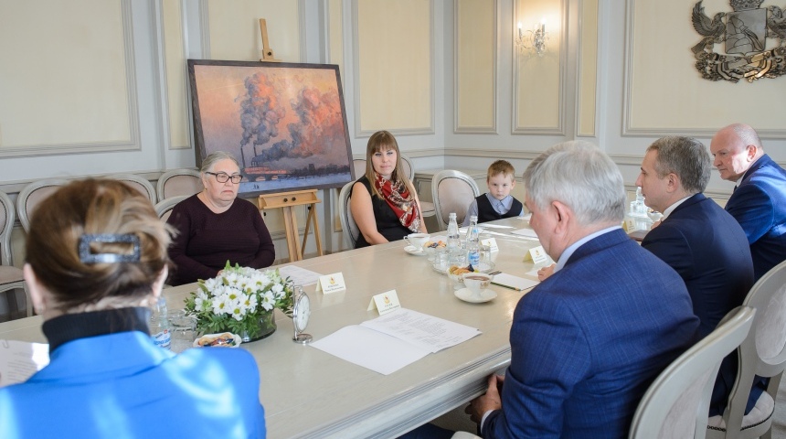 Александр Гусев встретился с семьей погибшего героя