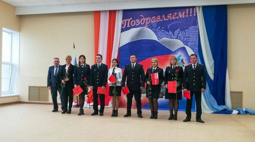Депутат Александр Трубецкой поздравил сотрудников полиции