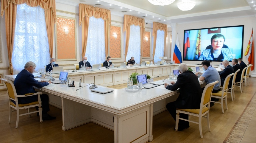 Губернатору доложили о ходе подготовки к голосованию по поправкам к Конституции РФ