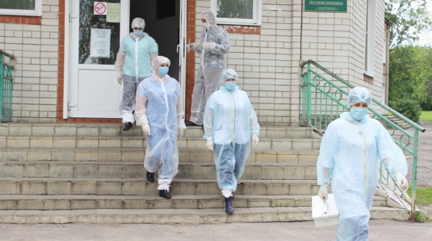Почти 1,3 млрд рублей получили воронежские медики, борющиеся с COVID-19
