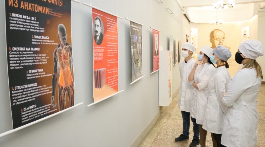 В ВГМУ им. Н.Н. Бурденко открыта выставка, приуроченная ко Всемирному дню анатомии