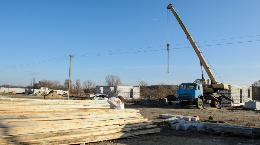 Строительство домов в Николаевке идет по графику