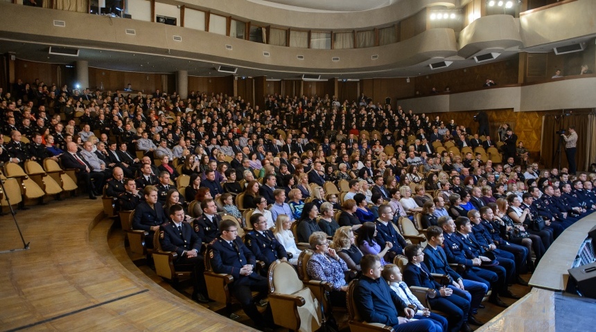 Александр Гусев: «Для воронежских полицейских честь мундира и порядочность являются главными принципами службы»