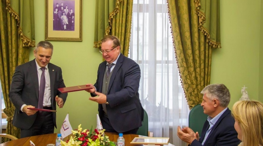 Администрация Липецкой области и Российский книжный союз подпишут соглашение о взаимодействии и сотрудничестве