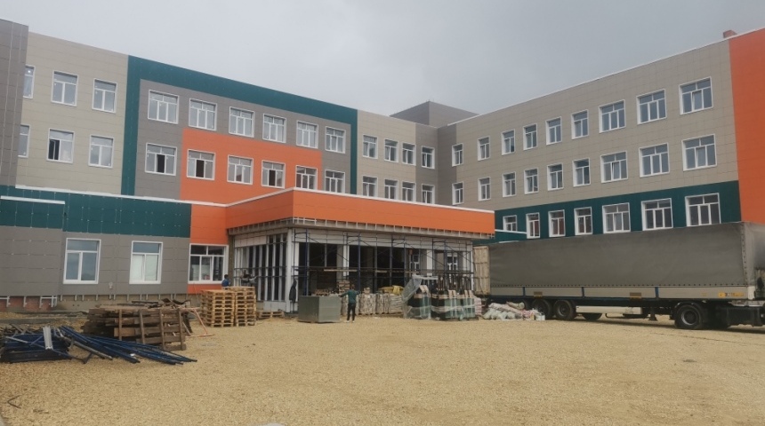 В Борисоглебске завершается строительство школы на 1224 места в рамках нацпроекта «Жилье и городская среда»