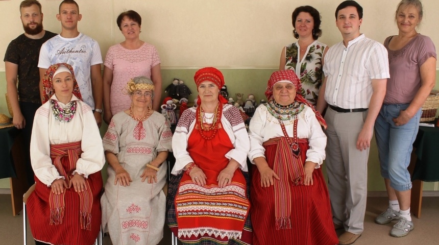 Воронежские волонтеры популяризируют народных мастеров