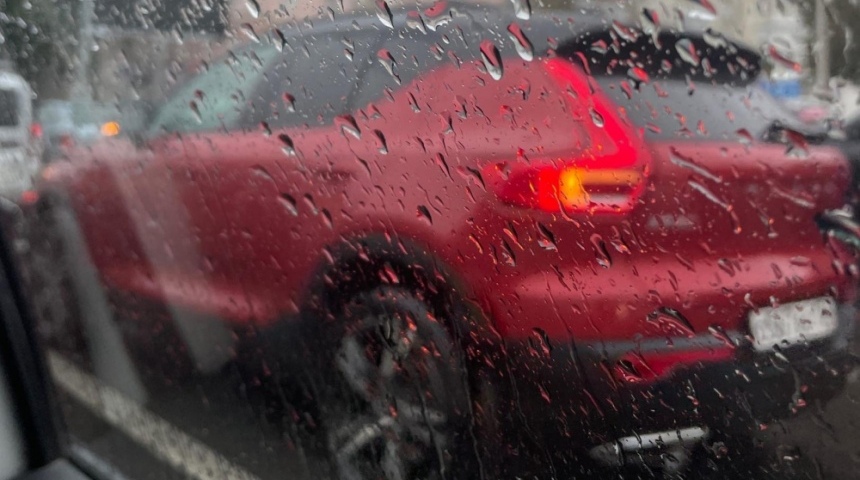Транспортный коллапс в Коминтерновском районе усугубился дождливой погодой