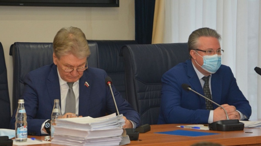Воронежские депутаты приняли трехлетний бюджет города с дефицитом в 8,4 процента