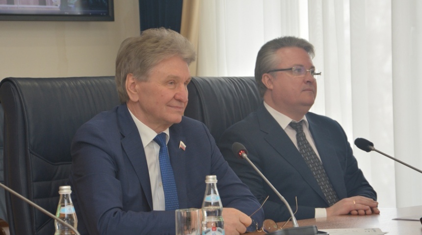 Воронежские депутаты единогласно выбрали мэра областного центра