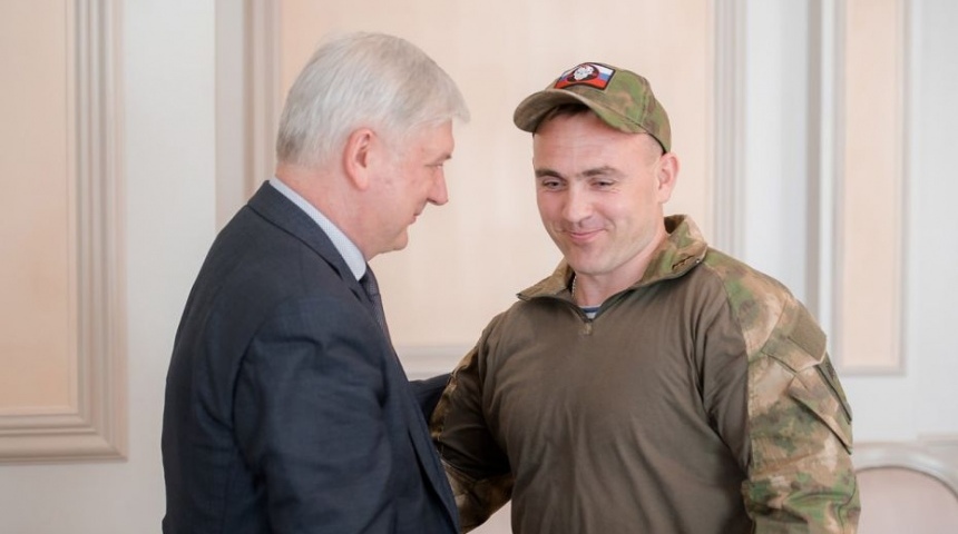 Губернатор Александр Гусев встретился с мобилизованным воронежцем Сергеем Федорковым