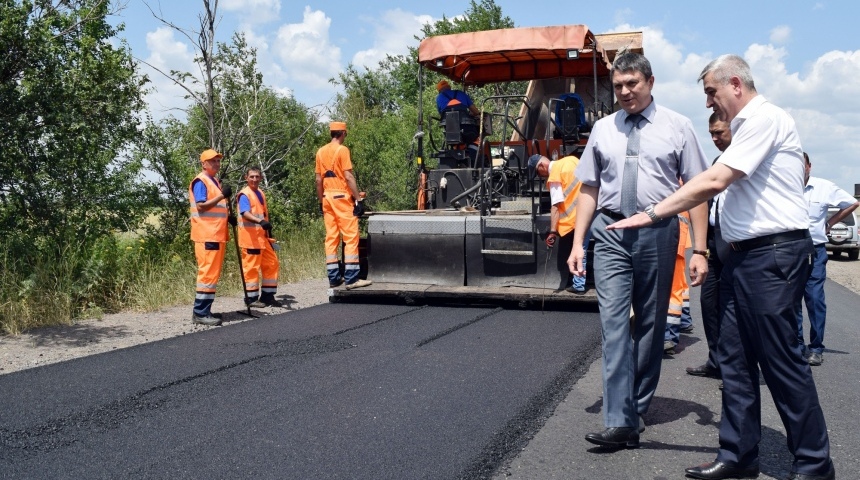 Воронежцы помогут подшефному району в ЛНР отремонтировать дороги
