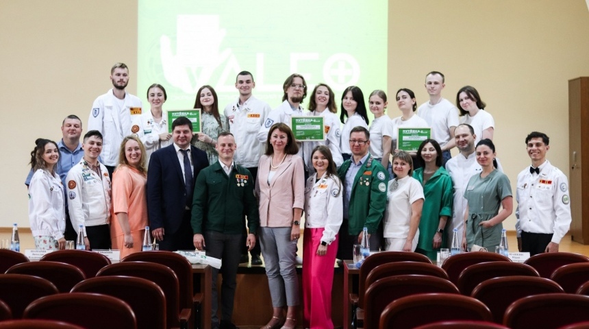 20 июля в городе Бобров прошла торжественная линейка открытия - ОСМО «Valeo», который второе лето успешно работает на базе районной Бобровской больницы