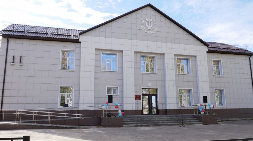 В Бобровском районе после капитального ремонта открылся Дом культуры