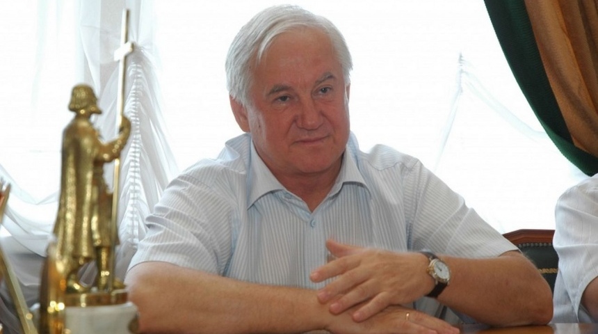 Экс-губернатор Воронежской области Владимир Кулаков отметил 80-летний юбилей. Действующий глава региона Александр Гусев поздравил юбиляра.