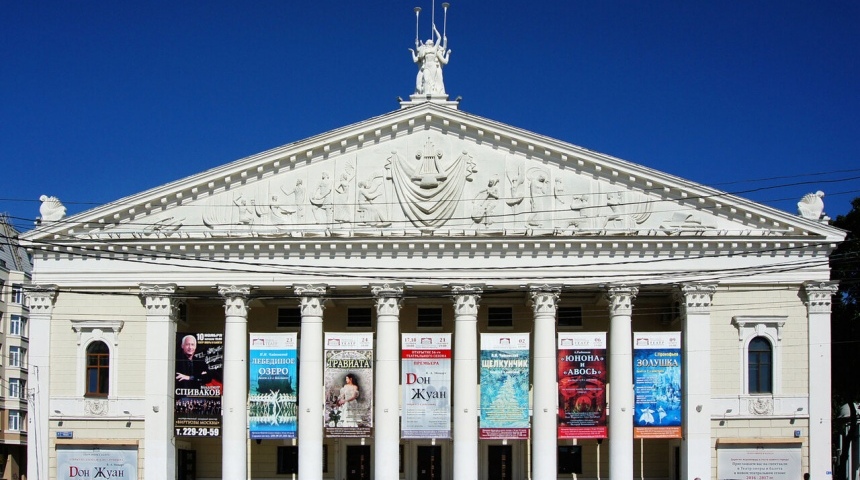 Проект реконструкции Театра оперы и балета будет разрабатывать ПИ «Гипрокоммундортранс»