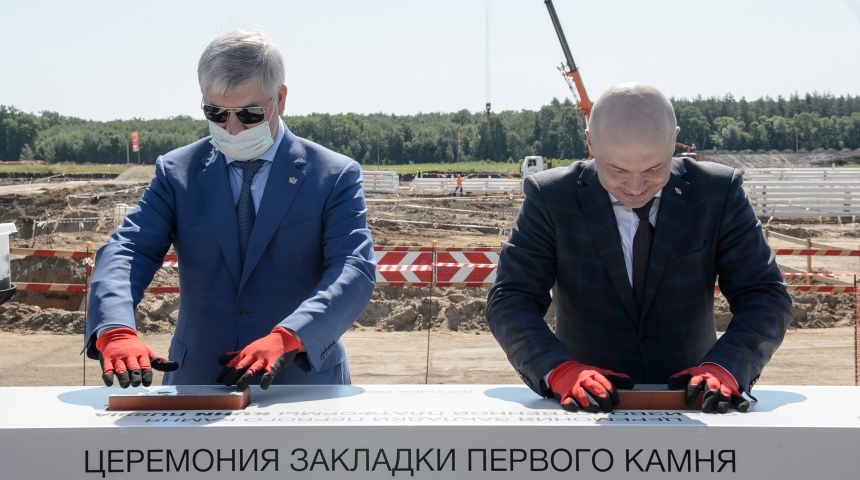 Губернатор дал старт строительству первого завода KUHN в России