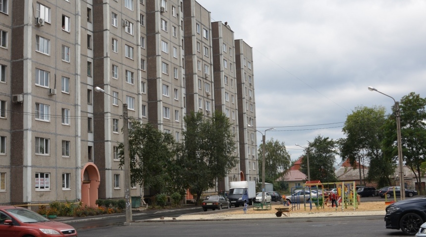 В Воронеже продолжаются работы по благоустройству дворовых территорий