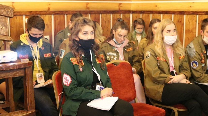 Воронежские студенческие отряды формируют новые управленческие кадры на окружной школе