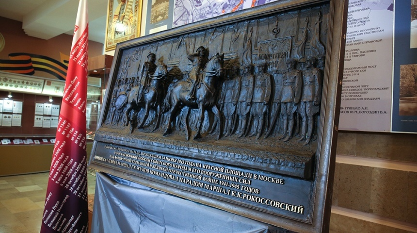 Воронежу передали одно из трех уникальных панно с изображением маршалов Жукова и Рокоссовского