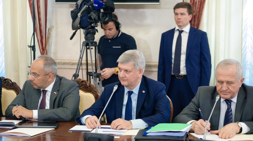Александр Гусев выступил с докладом на заседании Правкомиссии по АПК и развитию сельских территорий под председательством Дмитрия Медведева