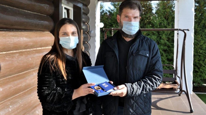 В Воронеже супружеским парам вручили медали «За любовь и верность»