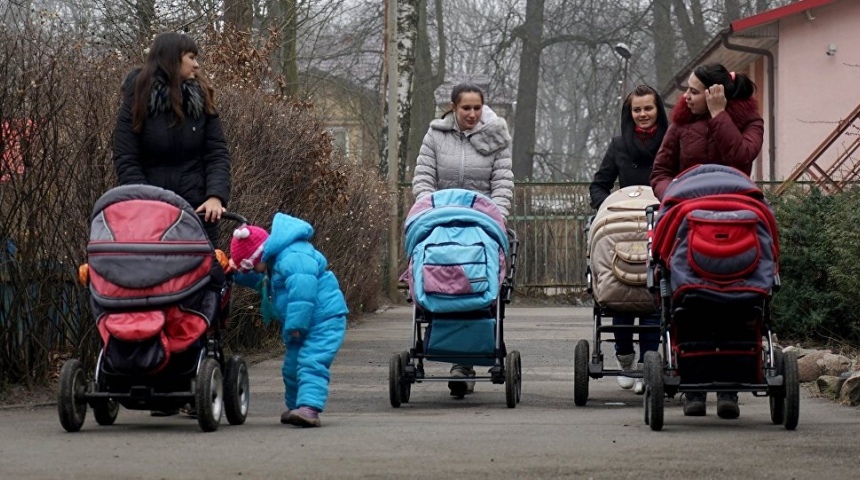 В Воронежской области ежемесячную выплату на детей от 3 до 7 лет получают более 48 тысяч семей