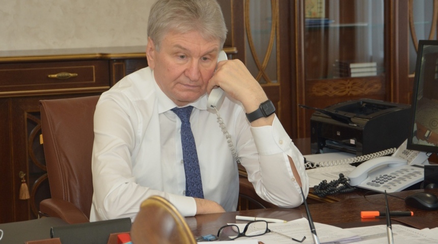 Реальная помощь депутата: Владимир Ходырев провел прием граждан своего округа