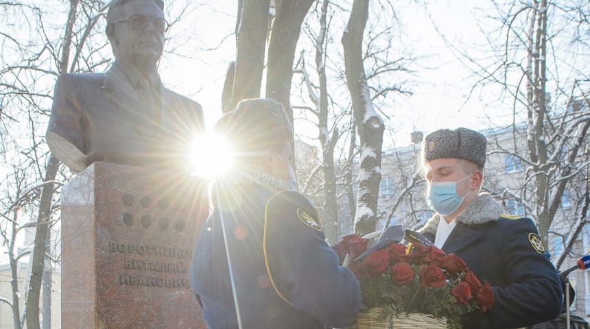 В Воронеже почтили память Виталия Воротникова: «У современников сложнее заслужить уважение, чем у истории»