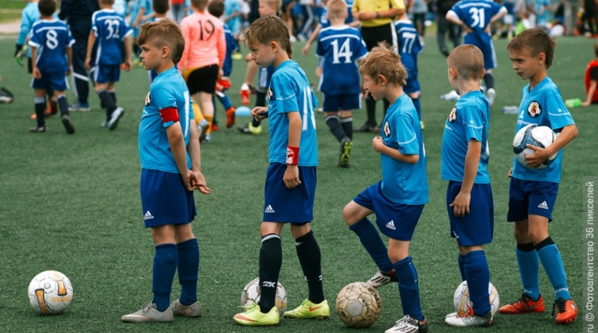 Футбольные поля для детей подготовят к началу сезона в Воронежской области