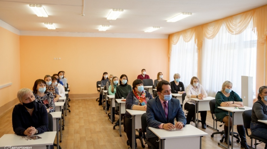 2000 родителей воронежских выпускников сдали пробный ЕГЭ по русскому языку