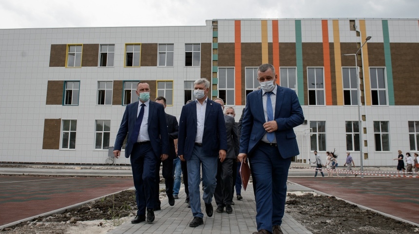 Объекты капитального строительства в Семилукском районе проинспектировал губернатор Александр Гусев