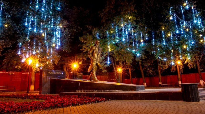 В Воронеже реализована масштабная концепция праздничного оформления