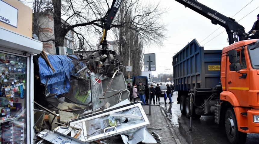 В марте в Воронеже демонтируют 64 нестационарных торговых объекта, а в апреле – еще 15