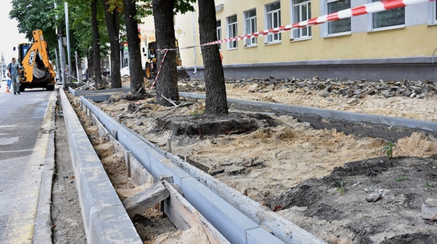 Более 130 миллионов рублей выделит мэрия на обустройство тротуаров в Воронеже