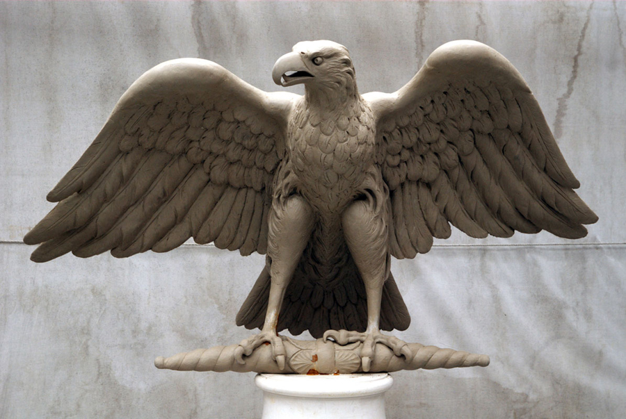 Римская статуя орла